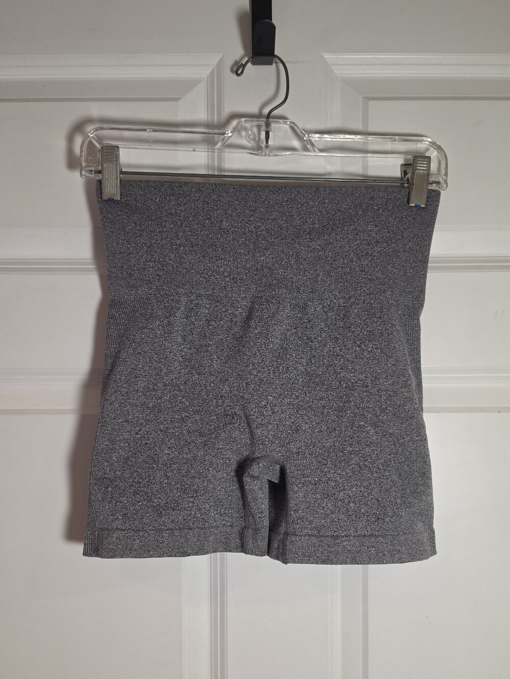 High-Waist Gray Seamless Women’s Shorts Booty Scrunch M